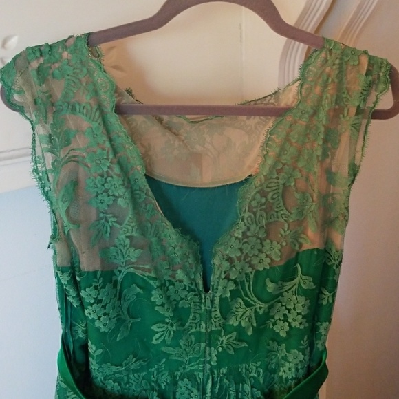 VTG GORGEOUS emerald lace gown - Picture 5 of 8